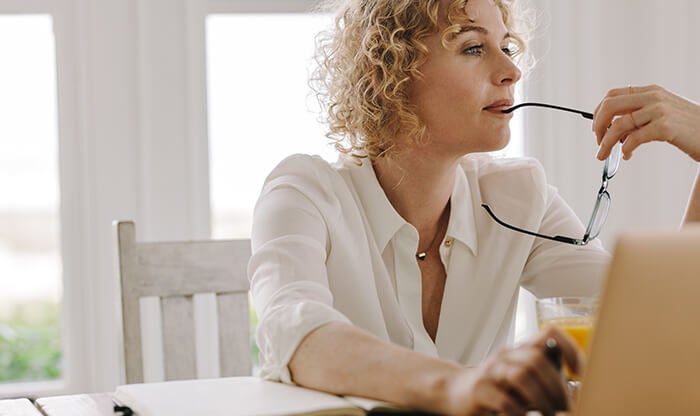 Recruiter using recruiting software from home