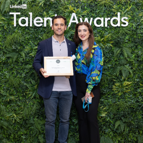 G42 employees pose at the LinkedIn Talent Awards